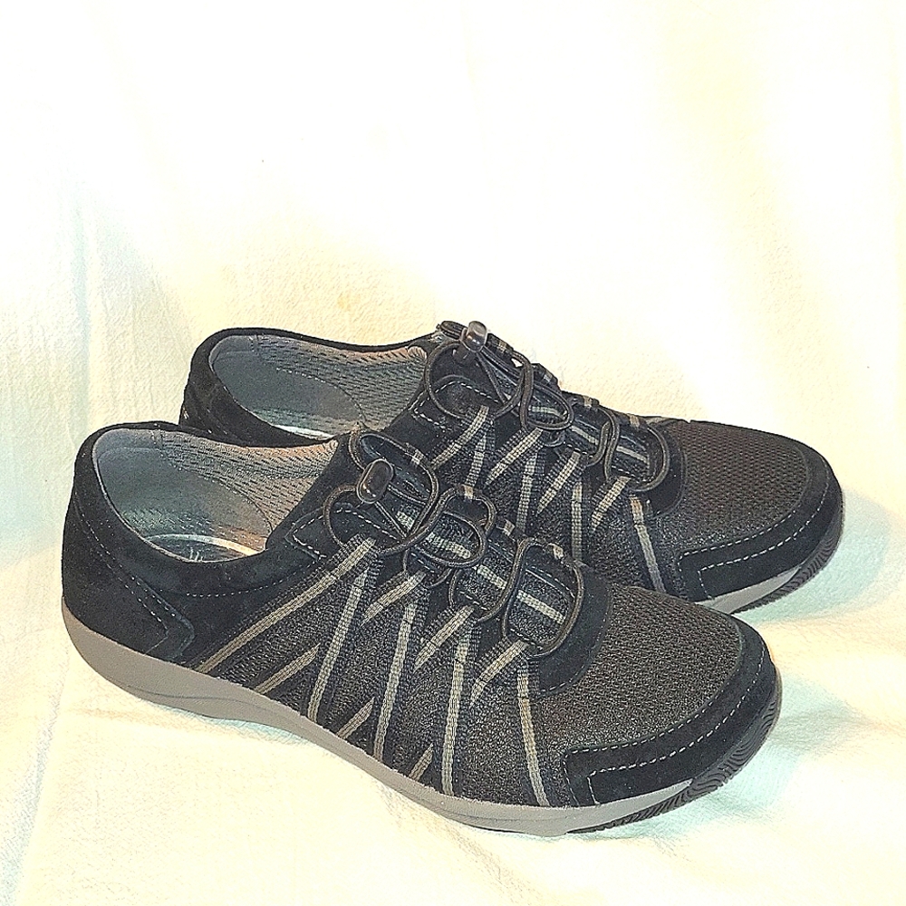 Dansko Honor Black Mesh/Suede Comfort Sneaker 4509360295